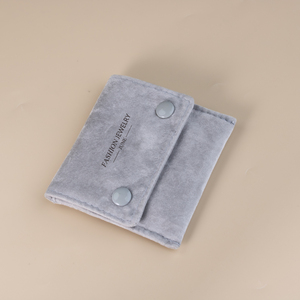 Pochette d'emballage de luxe personnalisée en velours pour bijoux, avec bouton en daim et logo estampé à chaud, sac anti-poussière pour contenants de bijoux de luxe - Product Image 5