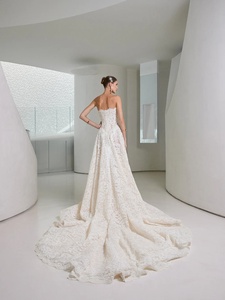 Abito da sposa Ruolai HL735 Princess con cerniera posteriore, senza maniche, elegante, con vita basca, interamente in pizzo e perle. - Product Image 3
