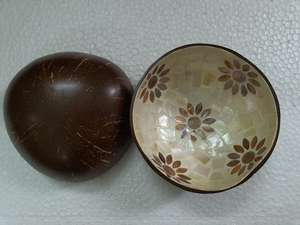 Tazón Ecológico de Cáscara de Coco Hecho a Mano, Tazón de Madera Natural Pulido para Servir Alimentos, Smoothies, Açaí, Ensaladas, Utensilios de Cocina - Product Image 4