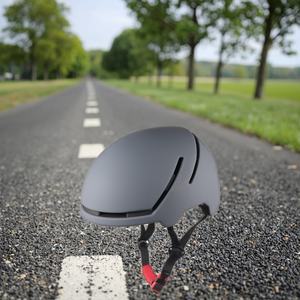 Casque personnalisable en gros, directement de l'usine, certifié CE EN1078, double usage, en PC+EPS, pour la conduite - Product Image 6