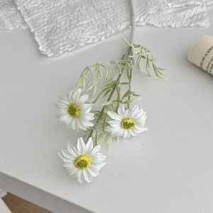 Flores Artificiales de Margarita de Seda de Alta Gama Estilo Ins con Tacto Natural Realista para Decoración del Hogar, Sala de Estar y Accesorios de Fotografía - Product Image 5