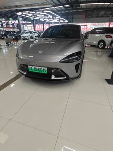 Xiaomi YU7 <span class=keywords><strong>Auto</strong></span> Elettrica <span class=keywords><strong>Usata</strong></span> 5 Posti Doppio Motore AWD Grigia 2025 FOB Pronta per l'Esportazione - Product Image 2