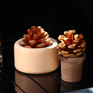 Diffuseur en bois massif (pin, noyer noir, hêtre) pour huiles essentielles – Support d'aromathérapie pour voiture et maison – Article artisanal, cadeau - Product Image 3