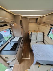 2 Autocaravanas de Lujo con Escalón Eléctrico, TV de 22 Pulgadas, Lavadora de 3 kg, Refrigerador de 148 L, Tanque de Agua de 160 L, Panel Solar de 800 W para Viajes a la Playa - Product Image 3