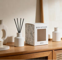 Boîte cadeau personnalisée en carton recyclé écologique avec fenêtre transparente et gaufrage pour l'emballage de bougies parfumées et de diffuseurs à bâtonnets
