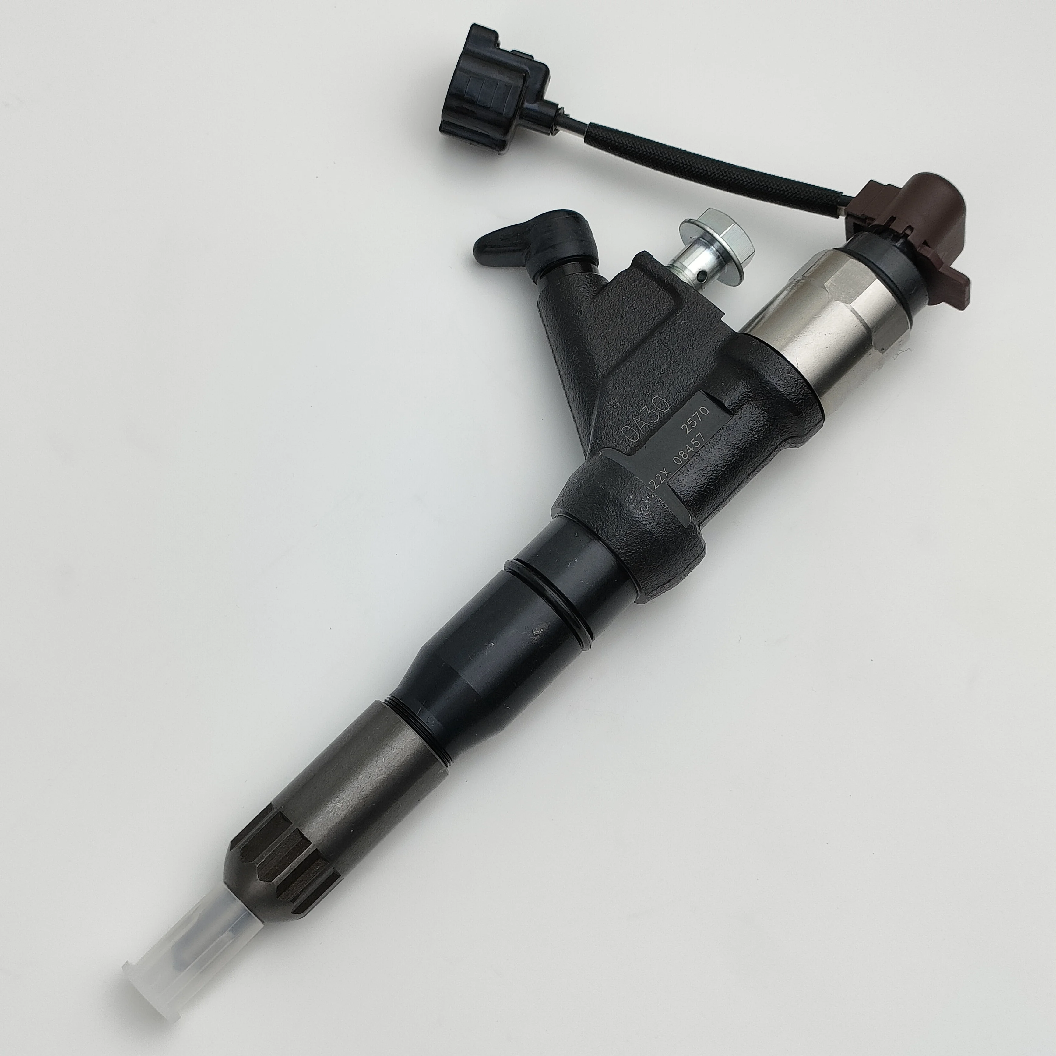 Diesel fuel common rail injector 23670-E0220 295050-0490 injector for HINO
