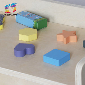 Juego de mesa y silla pequeña de <span class=keywords><strong>madera</strong></span> Montessori moderna con <span class=keywords><strong>pizarra</strong></span> de actividades-Mesa de juego de dibujo para niños pequeños para sala de estar W08G509 - Product Image 4