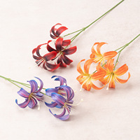 Arrangement floral d'intérieur JBH-846, 3 têtes de lys dorés en soie artificielle, fausse verdure - pour les vitrines de magasins