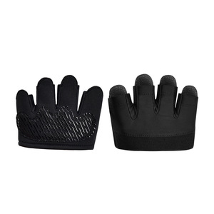 Gants de fitness à quatre doigts noirs respirants antidérapants pour équipement de gym, gants d'entraînement unisexes, protection des paumes - Product Image 1