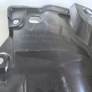 แผ่นกันกระแทกด้านหน้า Toyota Rx200t ปี 2016-2020 รุ่น 58166-48050 สีดำ วัสดุ PP ป้องกันใต้ท้องรถ - Product Image 3