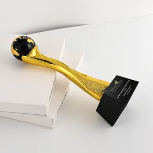 クリスタルアース世界大会トロフィーオスカートロフィーお土産ゴールデングローブ賞で輝く樹脂金メッキトロフィー