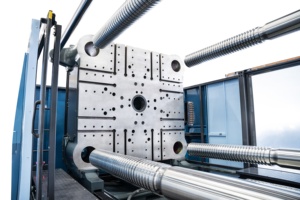 Macchina per Stampaggio a Iniezione Idraulica a Due Piastre da 1000 Tonnellate per Produzione di Cestini in Plastica - Product Image 4