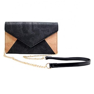Bolso de Mano y Bandolera Vegano de Corcho Natural Boshiho con Cadenas para Mujer - Product Image 6