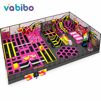 Équipement de parc de trampolines intérieur personnalisé pour enfants et adultes avec fosse à mousse, mur d'escalade et parcours ninja pour centre commercial