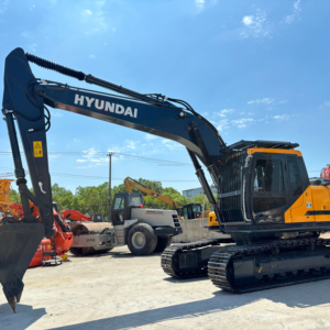 Excavadora de Orugas USADA HYUNDAI HX220S, Modelo 2022, 22 Toneladas, Motor CUMMINS, Motor HYDAC, Bomba de Caja de Cambios y Rodamientos - Product Image 1
