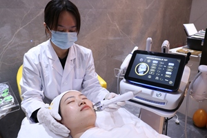 Appareil HIFU 5-en-1 7D pour usage en salon et clinique : Anti-âge, raffermissement cutané, remodelage corporel, élimination de l'acné, rajeunissement vaginal, nettoyage du visage - Product Image 6
