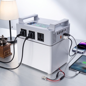 CY-1200W-02 สถานีพลังงานสำรองแบบพกพา LiFePO4 ขนาด 1200W พร้อมหน้าจอ LCD แสดงผลแบบดิจิตอล รองรับหลายอินเทอร์เฟซ จ่ายไฟ AC อย่างเสถียร สำหรับใช้ในบ้าน - Product Image 3