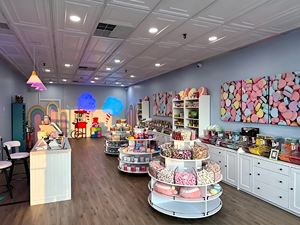 Soluciones de Diseño de Interiores para Tiendas de Dulces Premium |   Exhibidores de Madera Personalizados para Comercios y Conceptos de Diseño para Tiendas de Dulces - Product Image 3