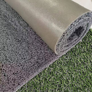 Tapis en PVC rouge spaghetti sans support en rouleau - Product Image 1