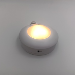 Luz LED Redonda de 3 Pulgadas con Sensor de Movimiento JIEDU, Blanca 2835 SMD, Doble Color Blanco Cálido y Frío, Funciona con Batería, Iluminación para Gabinetes - Product Image 4