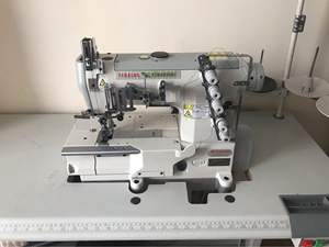 Máquina de Coser Interlock de Alta Calidad, Japonesa, CW500N, de Tres Agujas y Cinco Hilos, con Mesa - Product Image 3