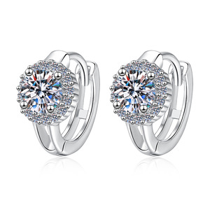 ต่างหูห่วงทรงดอกทานตะวันสุดหรู ดีไซน์สี่ก้าน ทำจากเงินแท้ S925 ประดับเพชรโมอิสซาไนต์ 1 กะรัต*2 ระดับความสะอาด VVS1 เหมาะสำหรับเป็นของขวัญหมั้น - Product Image 5