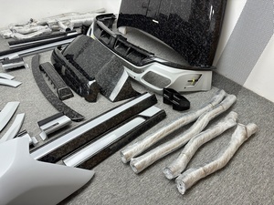 Kit carrosserie en fibre de carbone semi-forgée de deuxième génération MSY amélioré, adapté aux <span class=keywords><strong>Rolls</strong></span>-<span class=keywords><strong>Royce</strong></span> <span class=keywords><strong>Cullinan</strong></span> 2018-2019 - Product Image 3