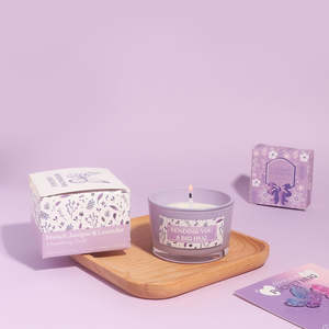 مجموعة هدايا فاخرة صديقة للبيئة تتضمن كأس نبيذ وشموع مع عطر اللافندر للنساء والزوجات قابلة للتخصيص - Product Image 6