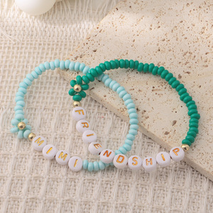 Bracelet en perles faites à la main en verre acrylique plaqué or pour femme, motif fleur fraîche simple, cadeau d'amitié – Usine de Yiwu - Product Image 3