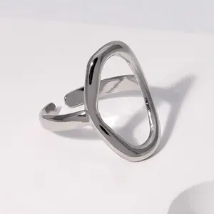 Plaqué or chaud creux cercle irrégulier ouvert anneaux réglables minimaliste esthétique bague en acier inoxydable pour les femmes