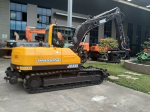 Excavatrice à double usage routière et ferroviaire Jinggong JG80LT de 8 tonnes avec sous-coupeuse rotative pour le maintenance des voies ferrées - Product Image 5