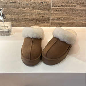 Bottes de neige pour femmes de qualité supérieure, tendance, design de créateur, Uggs, mode, chaudes, en laine de mouton, thermiques, confortables, semelle épaisse en caoutchouc - Product Image 5