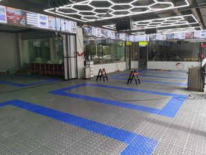 Bois intelligent suspendu en bois nid d'abeille plafond hexagone halo led lumières - Product Image 5