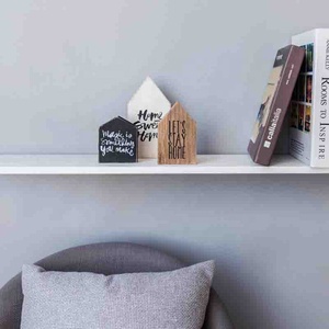 Style europé<span class=keywords><strong>en</strong></span> Art populaire Décoration <span class=keywords><strong>de</strong></span> chambre <span class=keywords><strong>de</strong></span> livre pour enfants Ornement <span class=keywords><strong>de</strong></span> bloc <span class=keywords><strong>de</strong></span> bois <span class=keywords><strong>de</strong></span> pin <span class=keywords><strong>en</strong></span> forme <span class=keywords><strong>de</strong></span> maison rustique Technique peinte à la main - Product Image 4