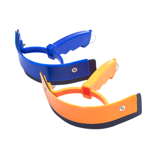 BRAND ZONE Équipement équestre léger personnalisé de haute qualité Brosse à cheval en plastique durable avec poignée antidérapante - Product Image 3