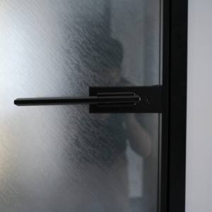 Meilleur prix <span class=keywords><strong>d</strong></span>'usine <span class=keywords><strong>Porte</strong></span> <span class=keywords><strong>d</strong></span>'<span class=keywords><strong>entrée</strong></span> en aluminium personnalisée Design minimaliste Cadre étroit <span class=keywords><strong>Entrée</strong></span> extérieure Chambre à coucher Hôtel Salle <span class=keywords><strong>de</strong></span> bain Cuisine - Product Image 3