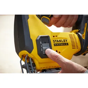 STANLEY®V20 18V puzzle senza fili 3 batterie agli ioni di litio (2X4.0 Ah + 1X2.0 Ah) per seghe in legno FATMAX®Modello SFMCS600M2K-QW V20 - Product Image 6