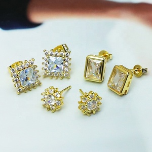 Pendientes Pequeños y Lindos de Zirconia Cuadrada Geométrica, Estilo Retro Vintage, Chapados en Oro de 18K, Joyería Elegante para Mujer, Regalo - Product Image 1