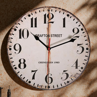 Horloge murale vintage, cadran blanc vieilli, grands chiffres noirs en serif, mouvement à quartz silencieux, horloge ronde suspendue pour salon
