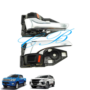 มือจับด้านในประตูรถ69205-0K110สำหรับ HILUX Revo 2015-2019 Fortuner Camry Highlander ประตูหน้าประตูด้านในที่จับ69206-06150 - Product Image 1