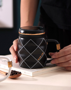 Vente en gros de tasses à lait en céramique de 13 oz, design géométrique, tasse à latte, tasse à café rétro avec couvercle - Product Image 3