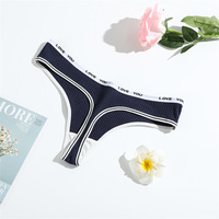 String pour femme : Sous-vêtement en coton respirant ; Design sexy et rehausseur de fesses avec entrejambe en coton