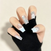 Ensemble de 10 faux ongles personnalisés de luxe à motif flocon de neige diamanté, taille moyenne, forme cercueil, dégradé, pour Noël