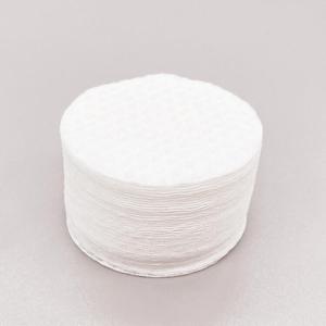 Tampons de <span class=keywords><strong>coton</strong></span> pour le maquillage <span class=keywords><strong>en</strong></span> gros, tampons de toner ronds <span class=keywords><strong>en</strong></span> <span class=keywords><strong>tissu</strong></span> non tissé gaufré avec peigne <span class=keywords><strong>à</strong></span> miel - Product Image 2
