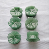 QXB Tunnel d'oreille classique sculpté à la main en cristal d'aventurine verte, motif fleur, pour femmes, cadeau d'anniversaire ou de fête