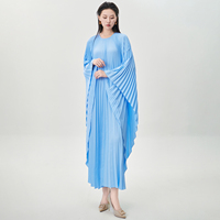 Vente en gros de vêtements pour femmes Robe à la mode pour femmes Robe décontractée ample Robe plissée Miyake Robe irrégulière de grande taille