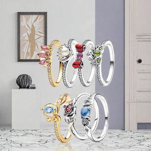 Anillo de Plata de Ley 925 con Perla y Circonita, Diseño Floral Inspirado en Princesas, Joyería Unisex - Regalo para Aniversario o Compromiso - Product Image 3