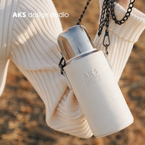 Bouteille isotherme en acier inoxydable à double paroi avec sangle, vente en gros - Product Image 6