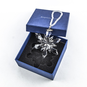 Guangzhou Meistverkaufte Hochwertige Personalisierte Kristall-Weihnachtsornamente Lasergravur Schneeflocke Kreisform für die Familie - Product Image 6