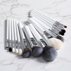 Juego de 30 Brochas de Maquillaje de Pelo de Cabra y Nanofibra con Mango de Madera Blanco Mate, Marca Daily Queen & Mor-phe, Sensación Opulenta, Logotipo Personalizado - Product Image 6